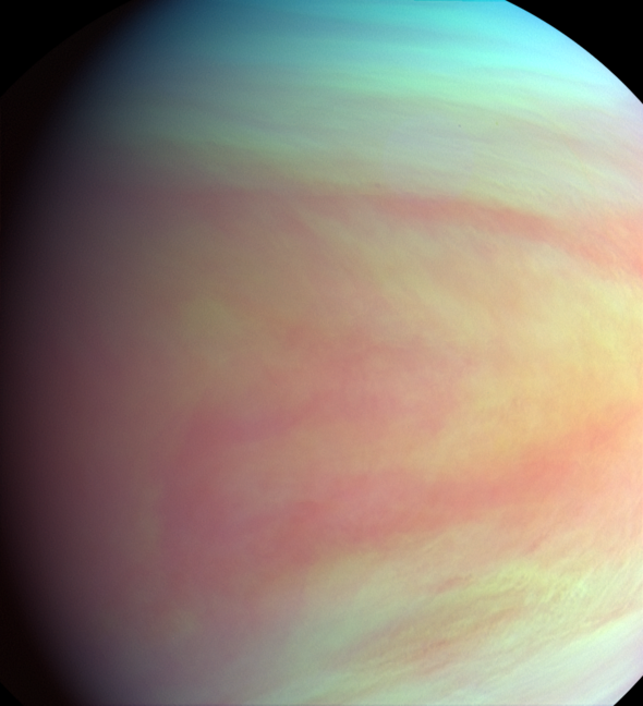 UVIとIR2で撮影した金星昼面合成擬似カラー画像（2016/05/17）の写真