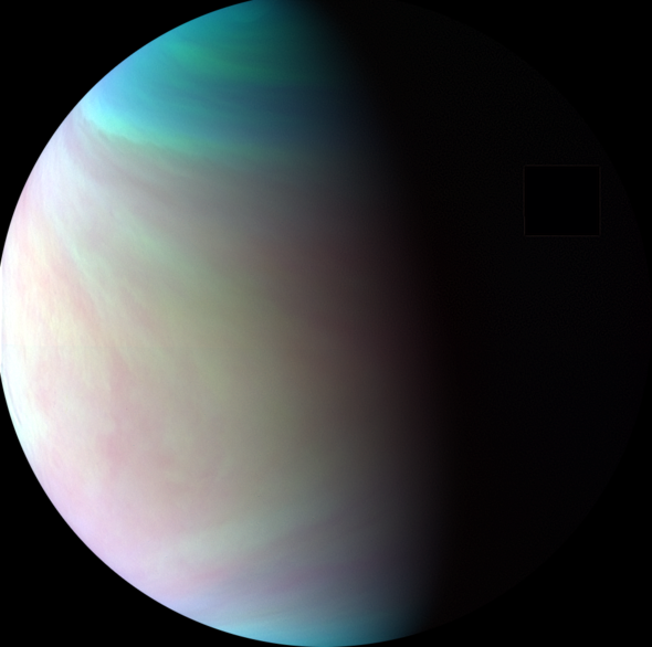 UVIとIR2で撮影した金星昼面合成擬似カラー画像（2016/10/29）の写真